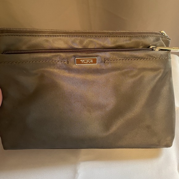 Tumi Susan Multifunction Pouch Wristlet Clutch Travel Cosmetics Gray Nylon - Picture 2 of 12